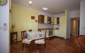 Apartment Pia